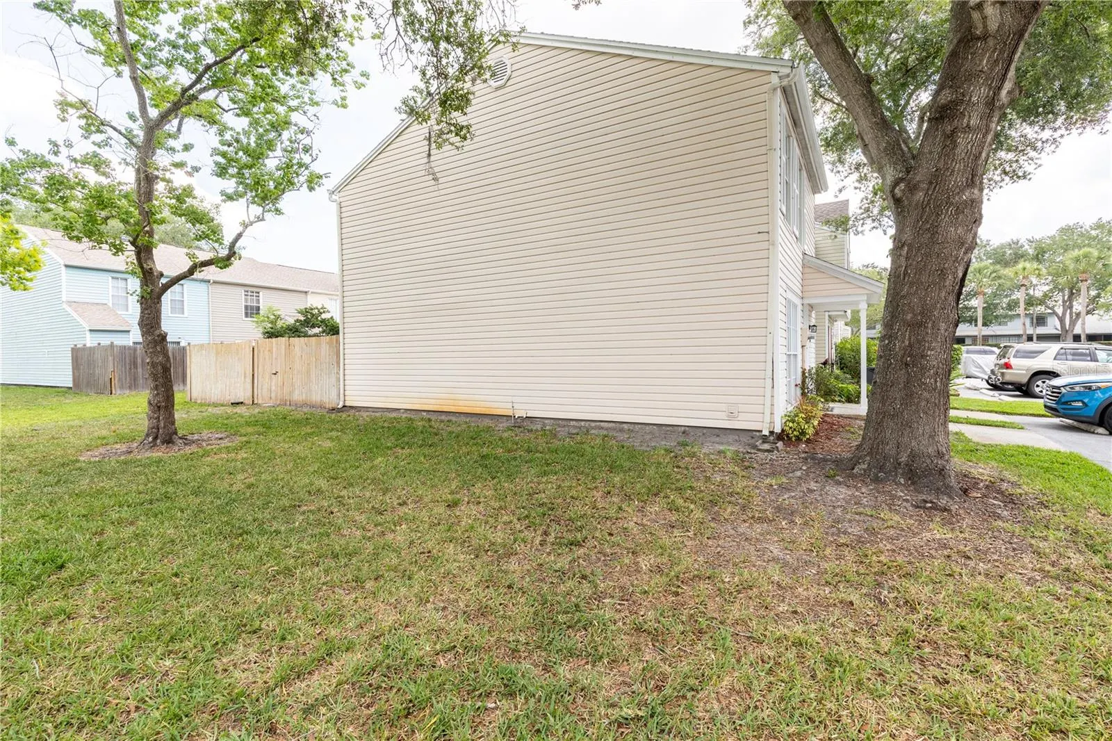 16175 RAMBLING VINE DR E