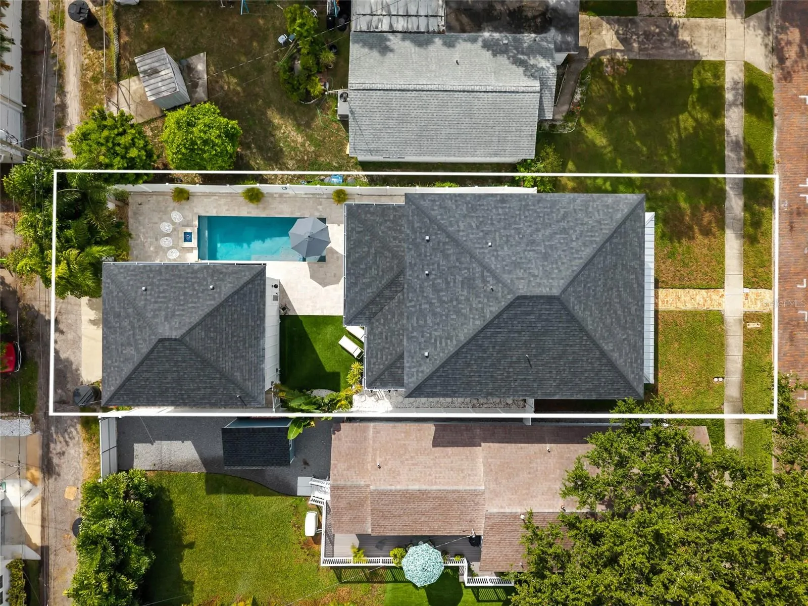 1120 19TH AVE N