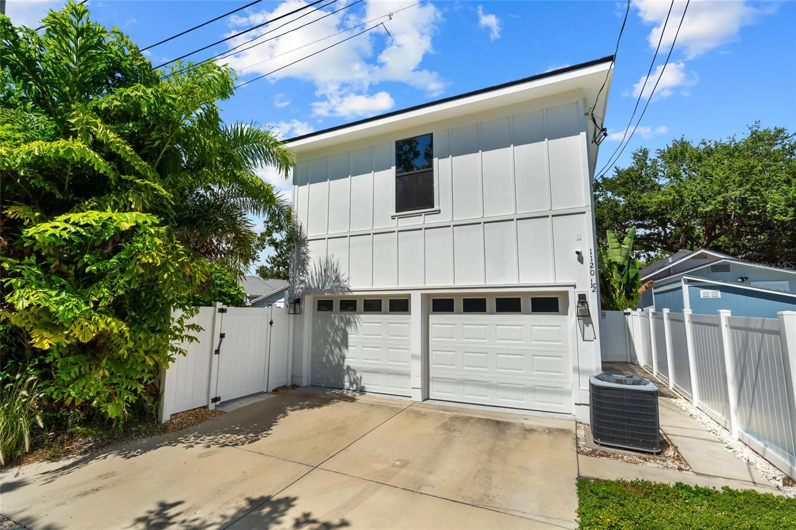 1120 19TH AVE N