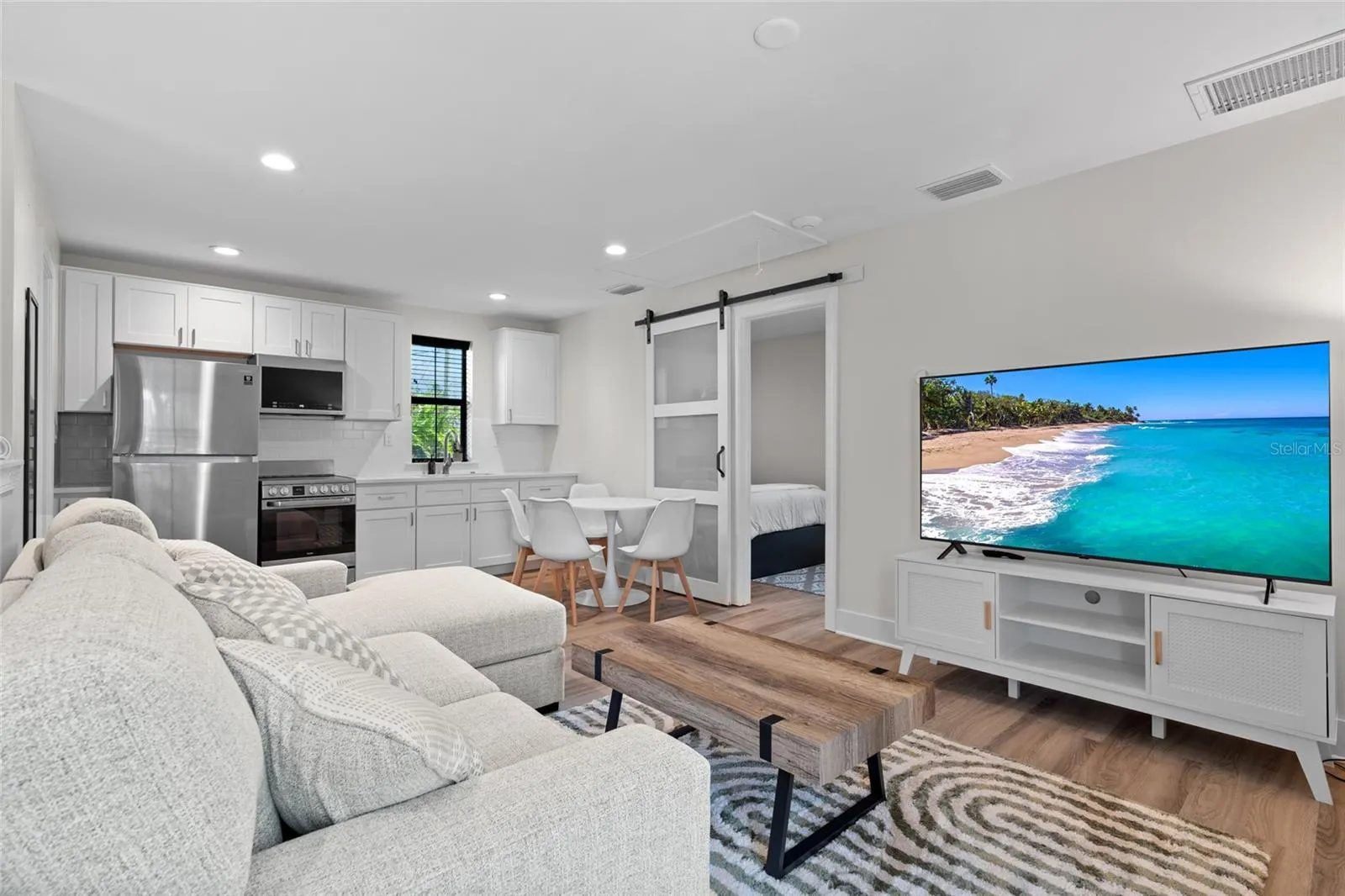 1120 19TH AVE N