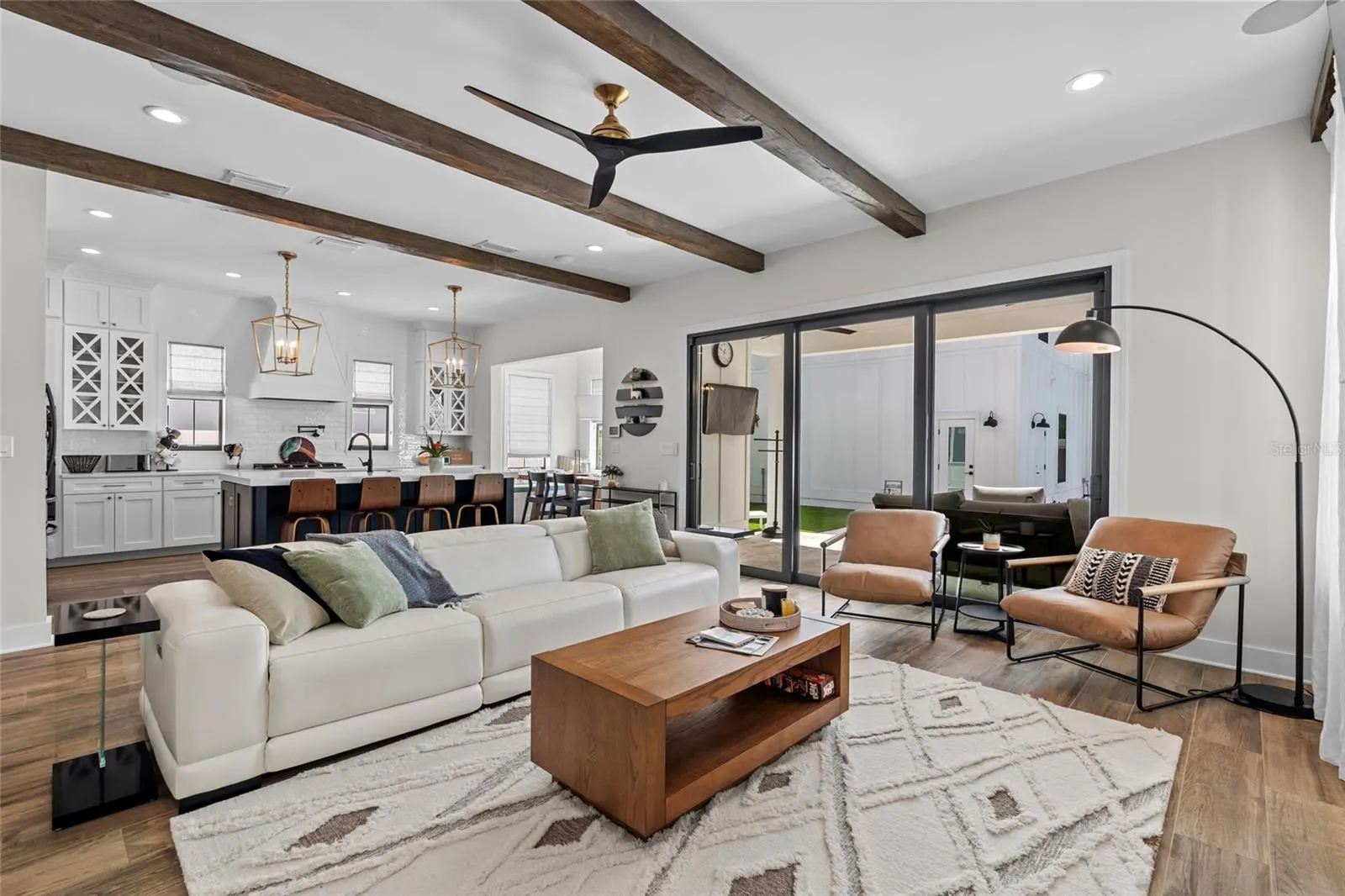 1120 19TH AVE N