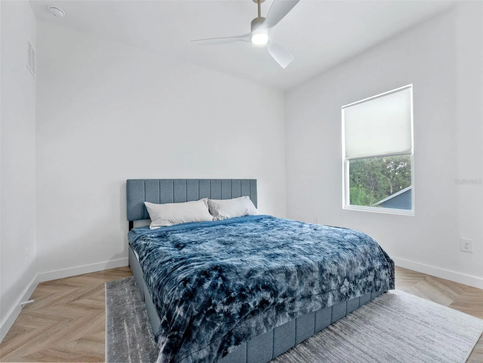 102 W ADALEE ST #4, #4