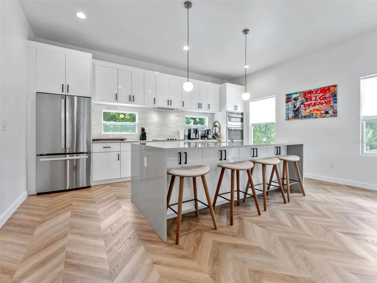 102 W ADALEE ST #4, #4