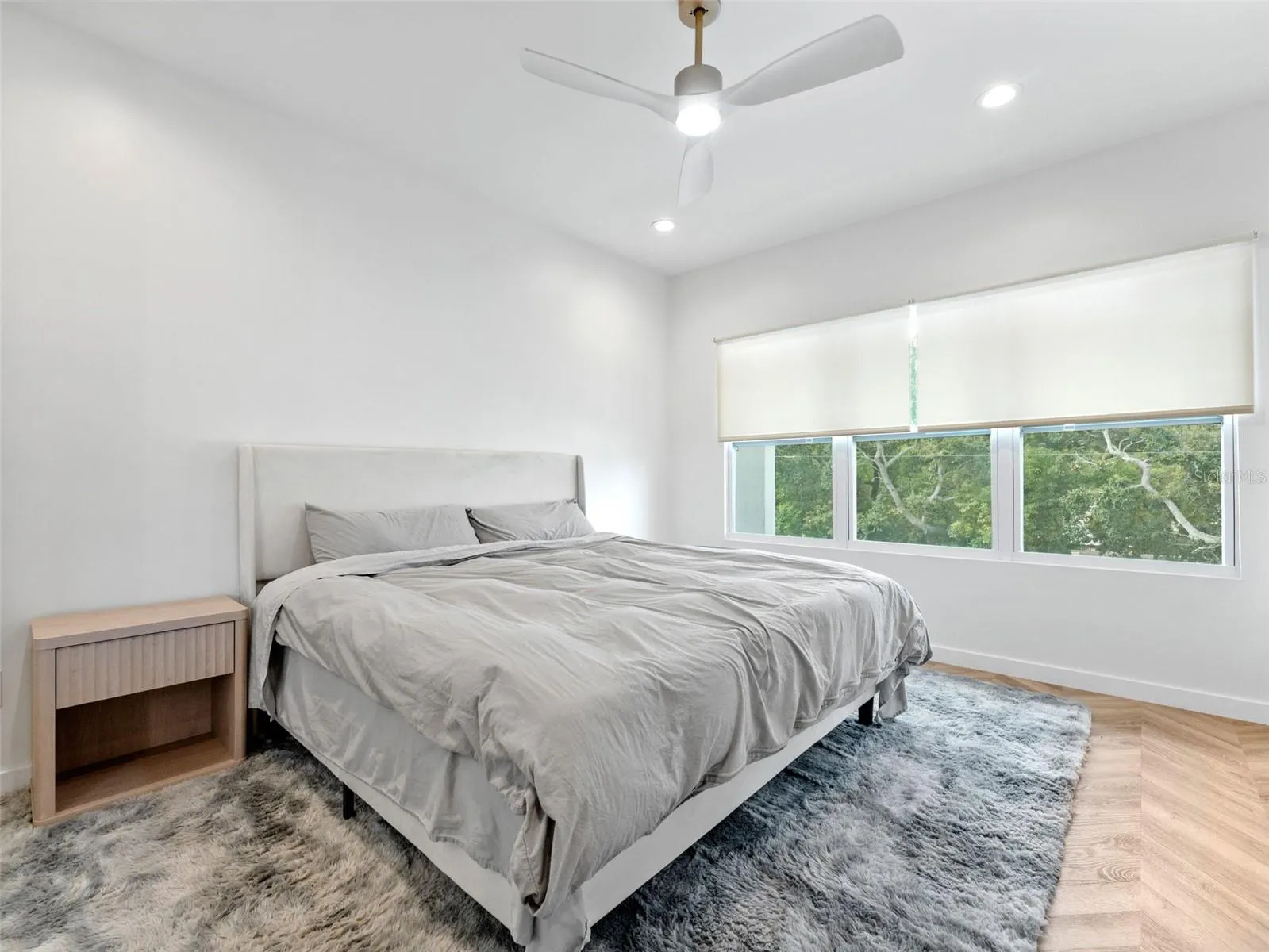 102 W ADALEE ST #4, #4