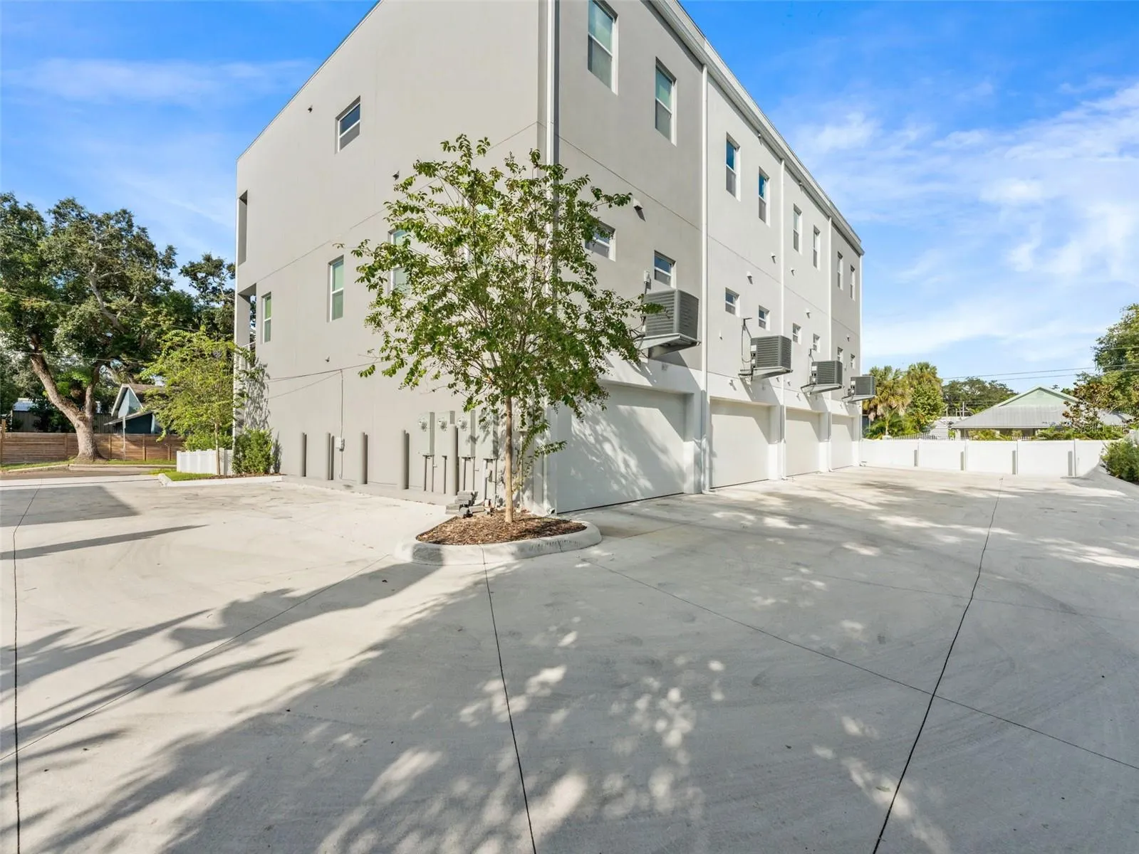 102 W ADALEE ST #4, #4