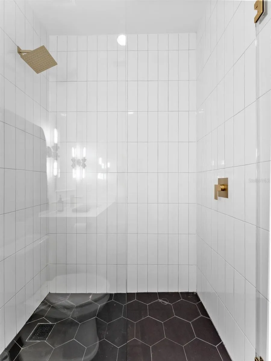102 W ADALEE ST #4, #4