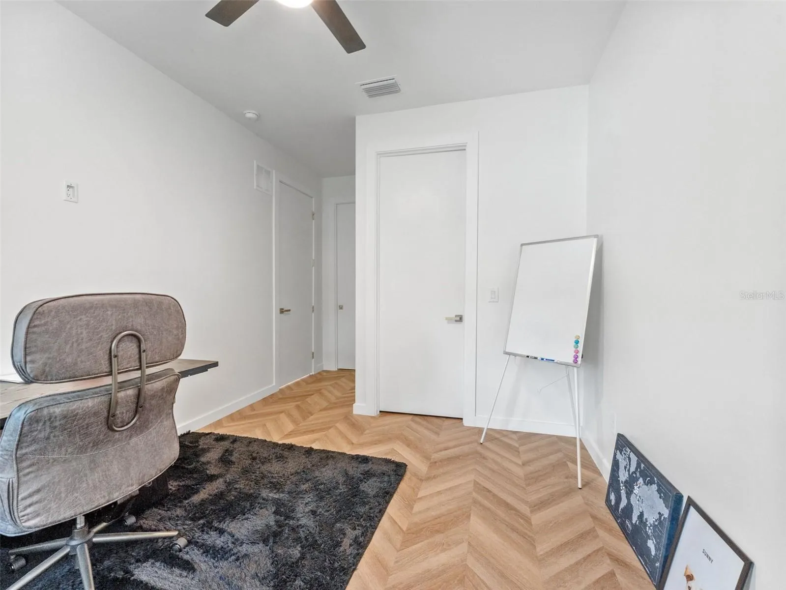 102 W ADALEE ST #4, #4