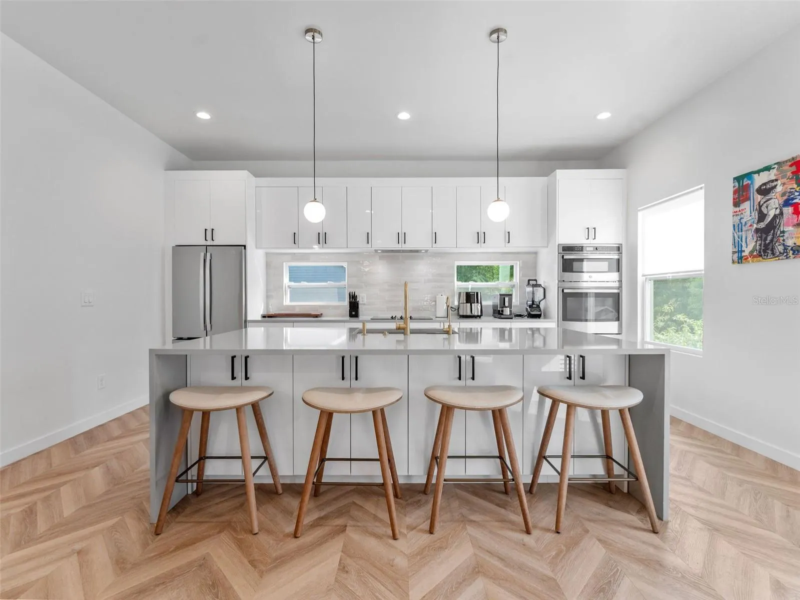 102 W ADALEE ST #4, #4