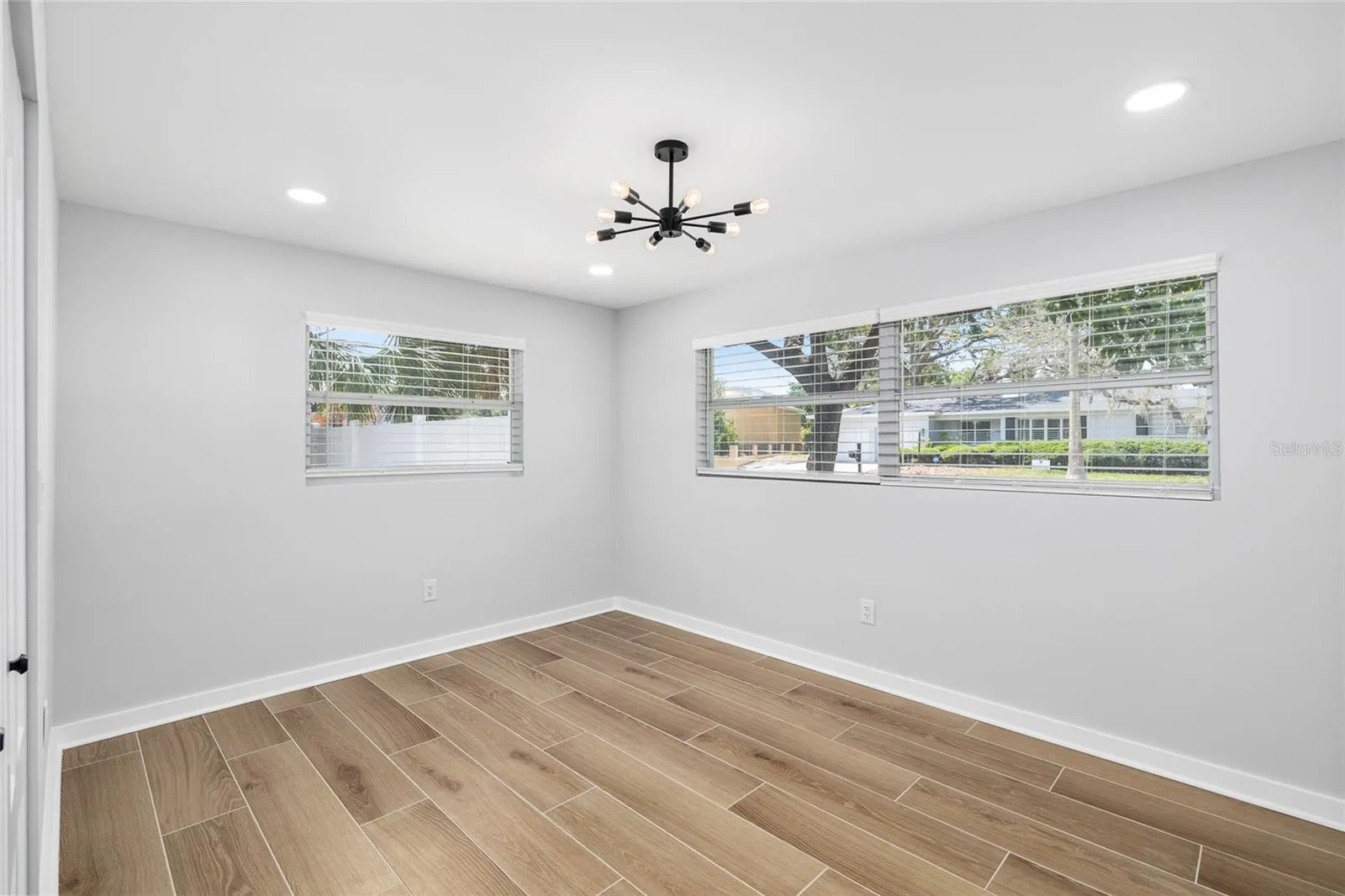 2306 S SAN JOSE CIR