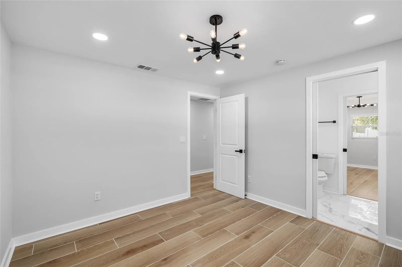 2306 S SAN JOSE CIR