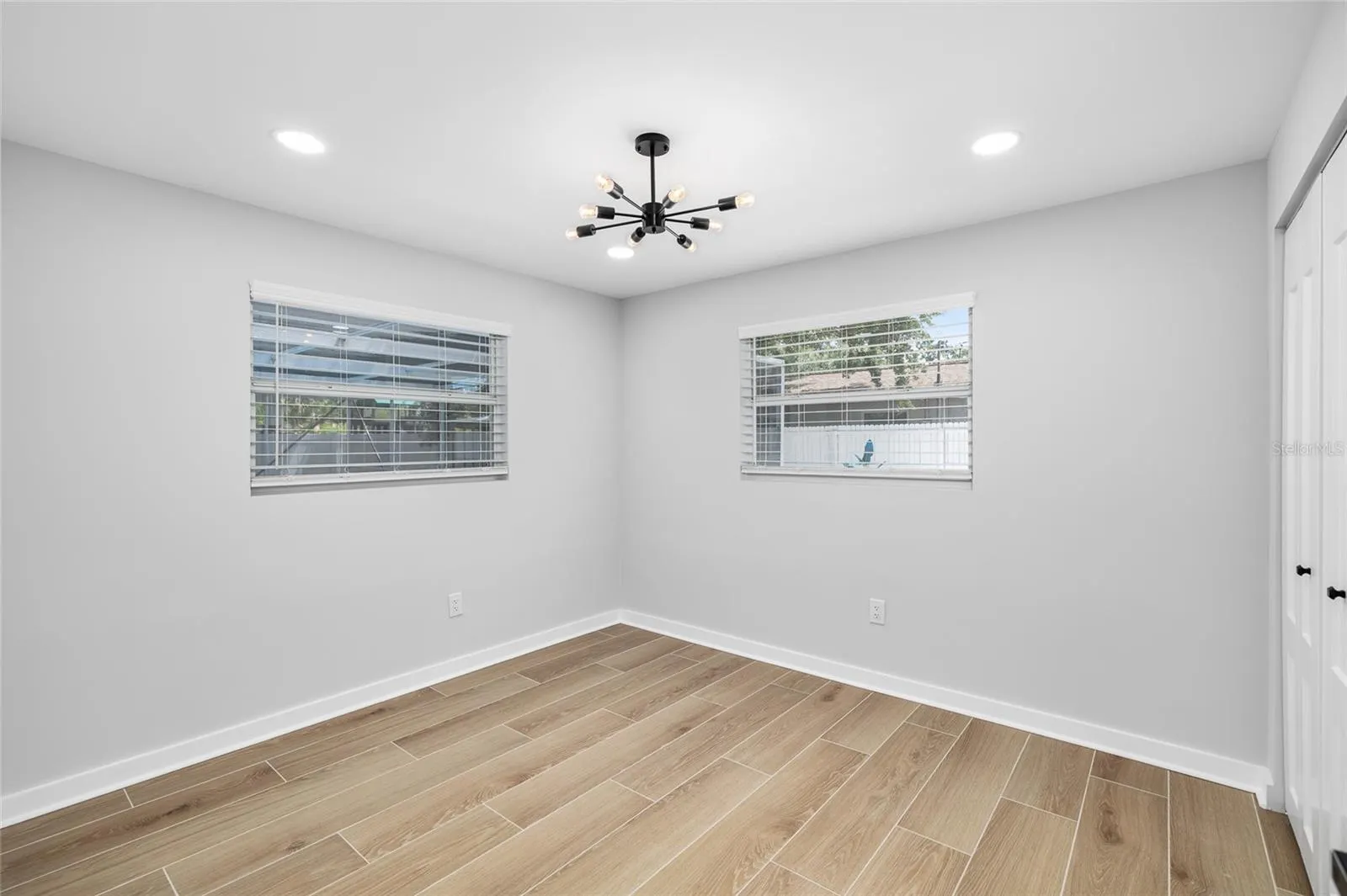 2306 S SAN JOSE CIR