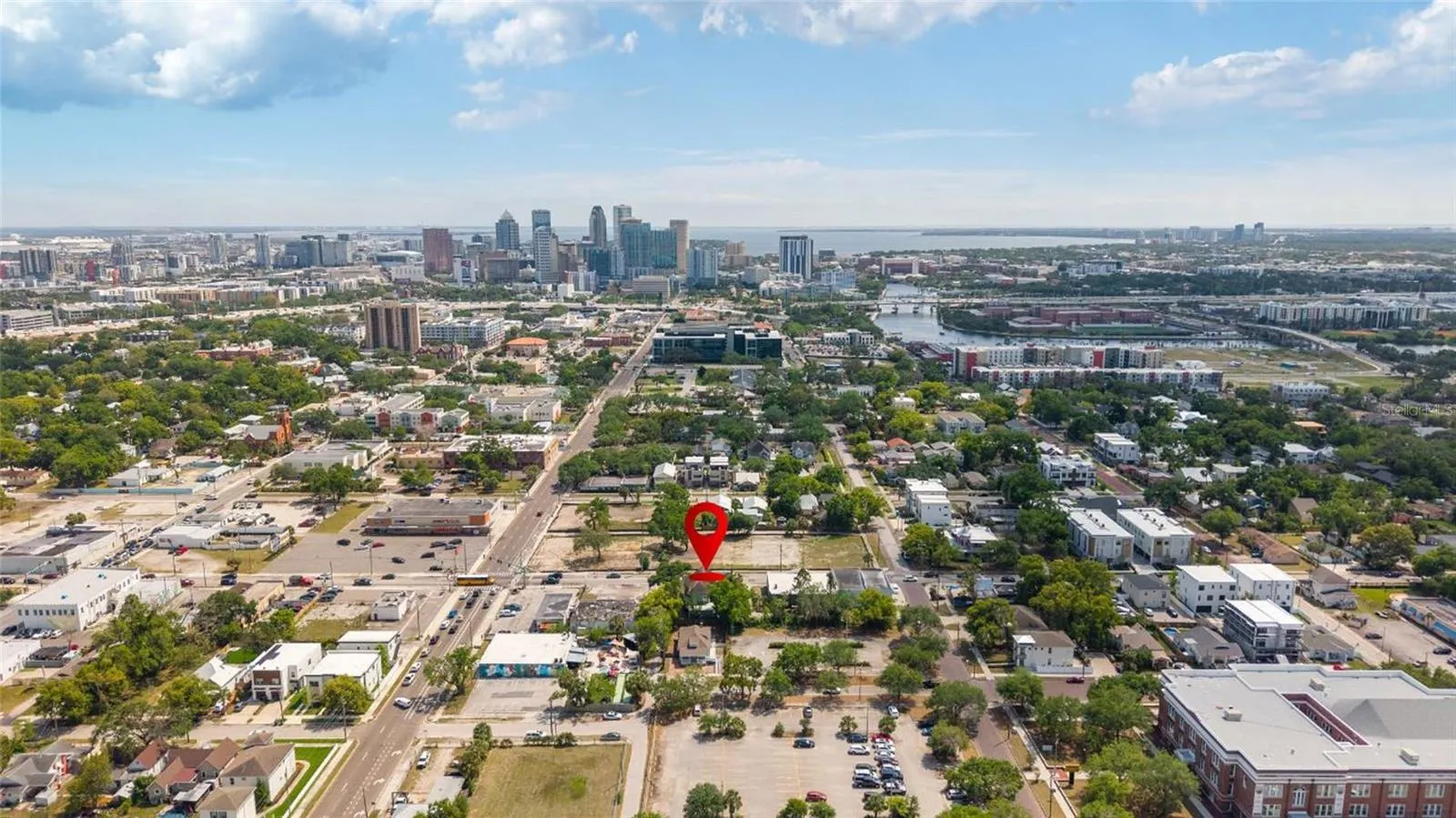 105 W COLUMBUS DR