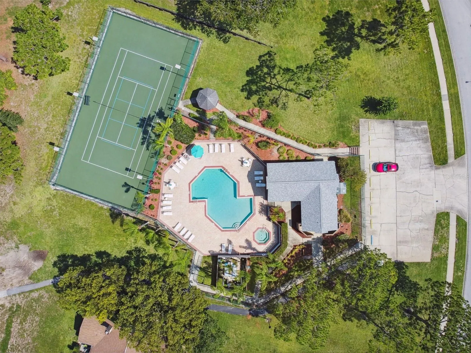 2608 BENTLEY DR