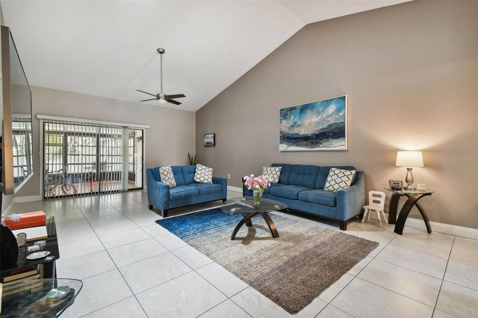 2608 BENTLEY DR
