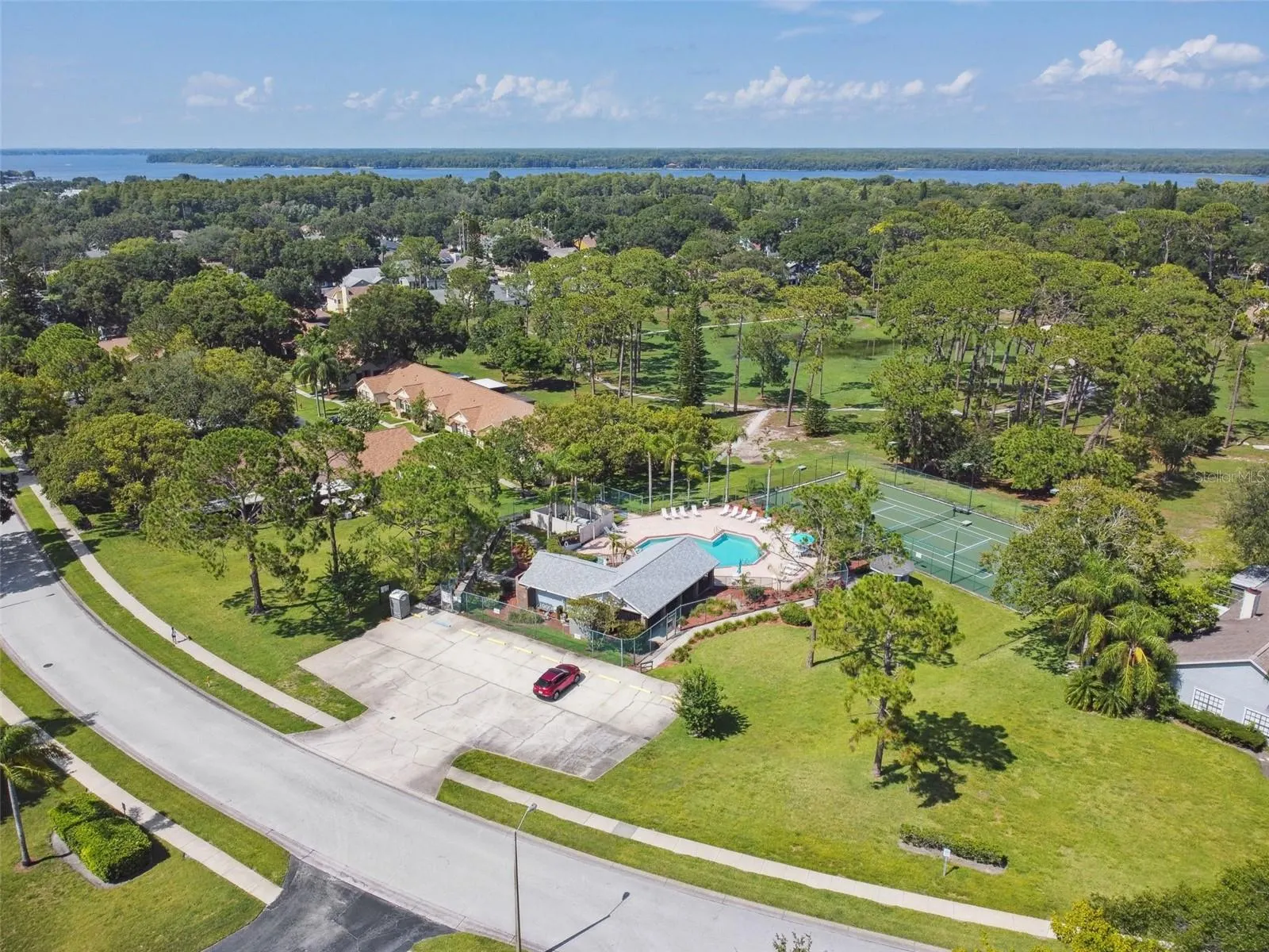 2608 BENTLEY DR