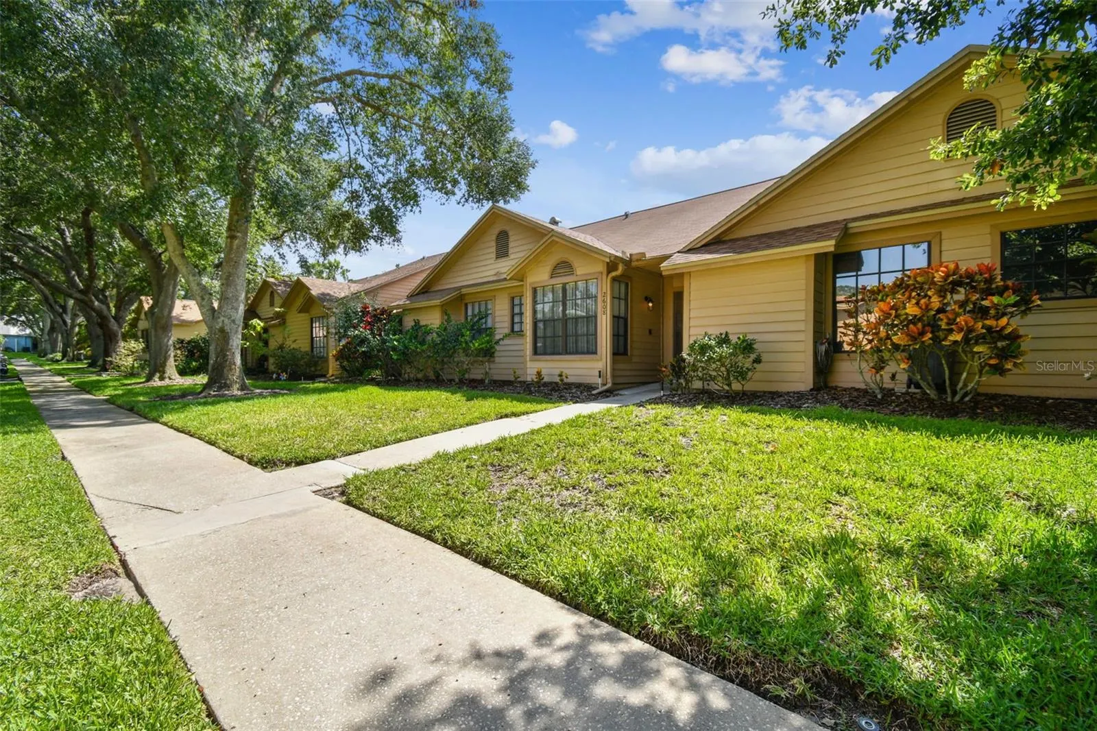2608 BENTLEY DR