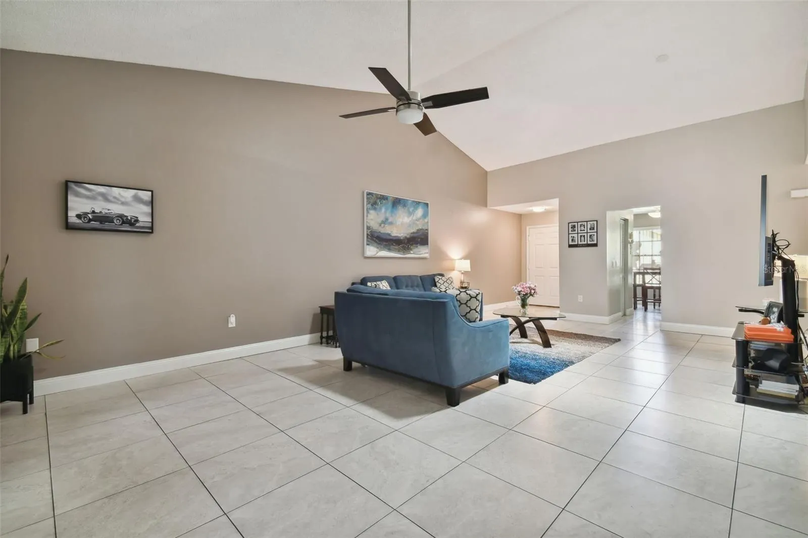 2608 BENTLEY DR