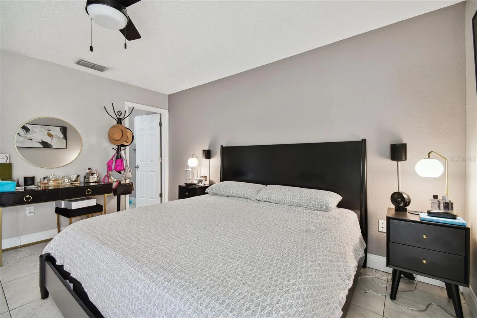 2608 BENTLEY DR