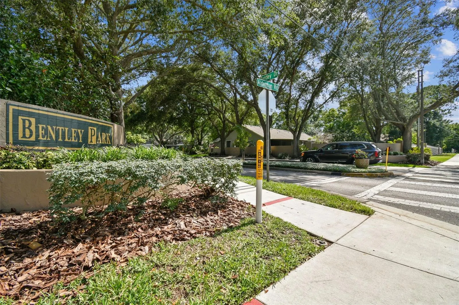 2608 BENTLEY DR