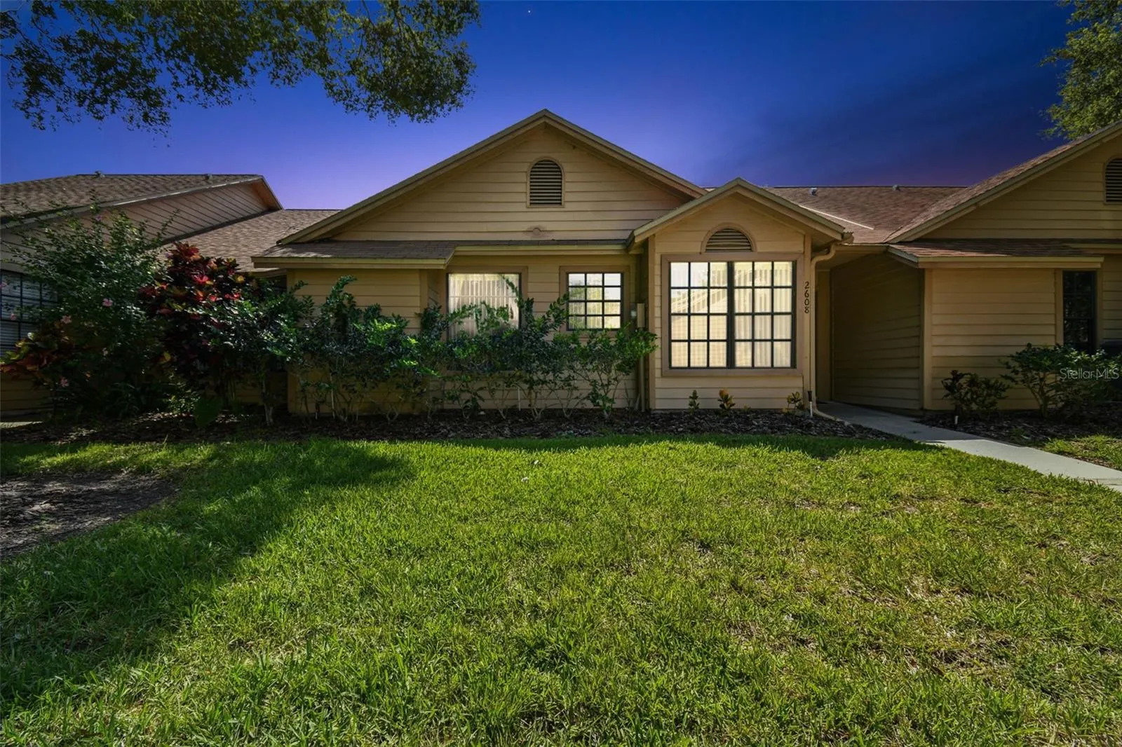 2608 BENTLEY DR