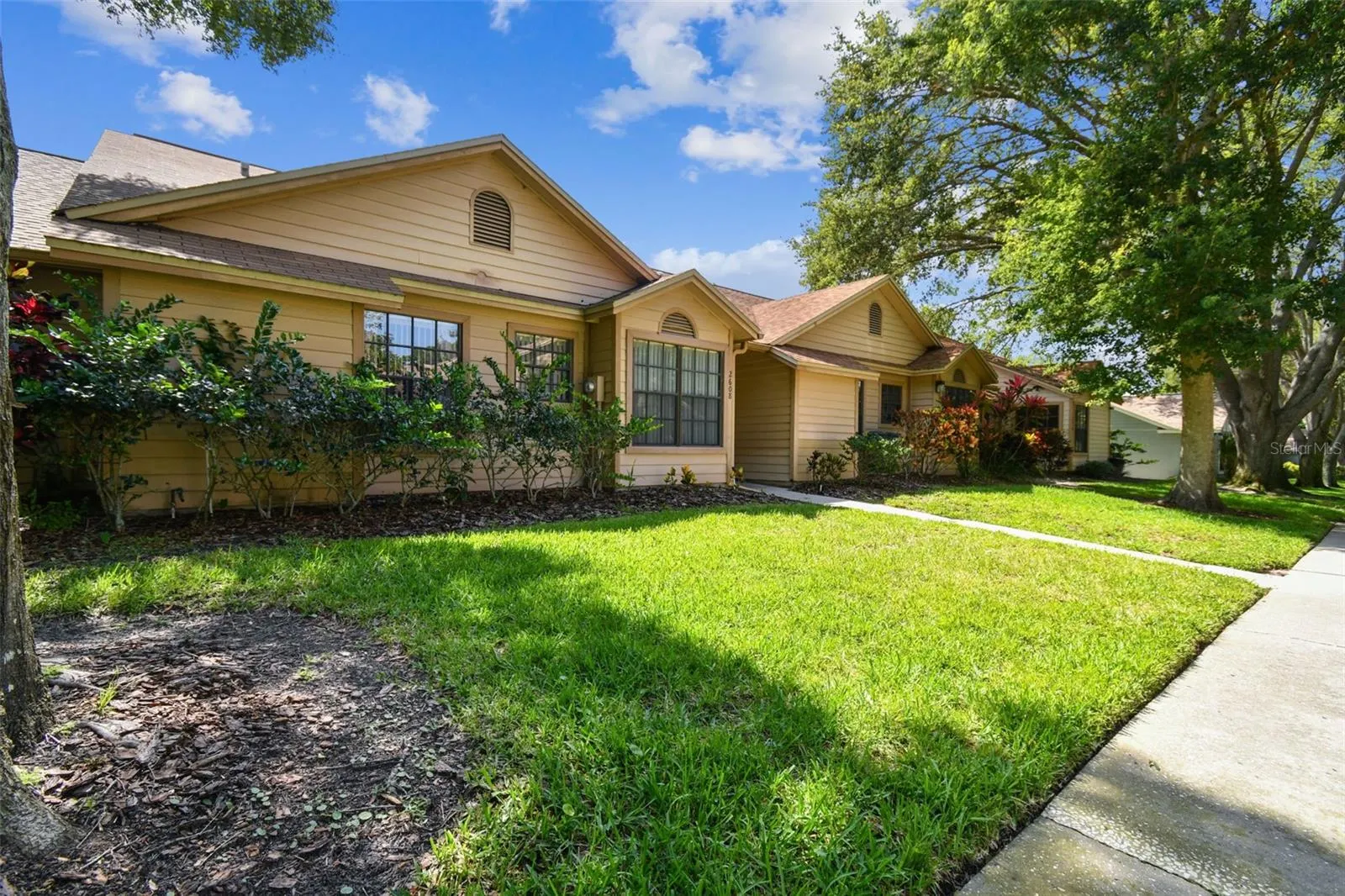 2608 BENTLEY DR