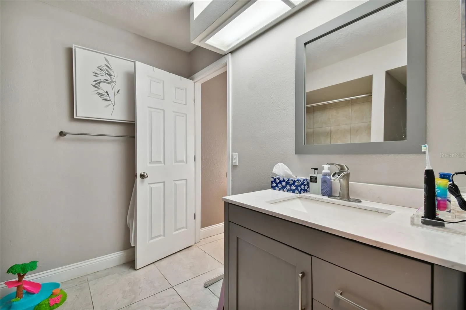 2608 BENTLEY DR