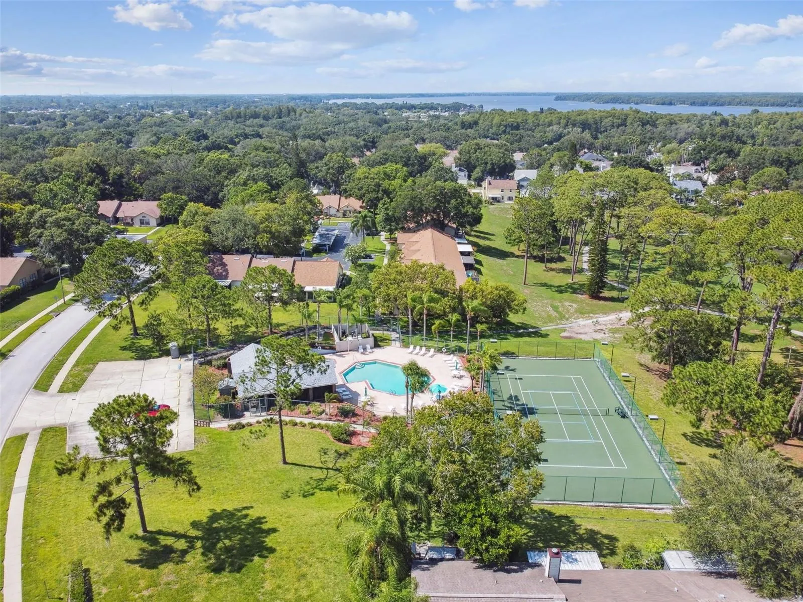 2608 BENTLEY DR