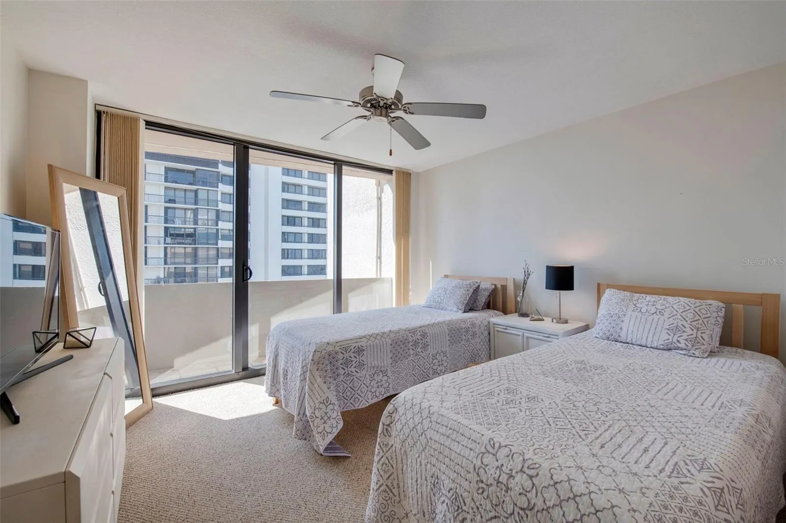 4200 N OCEAN DR #2-1602, #2-1602