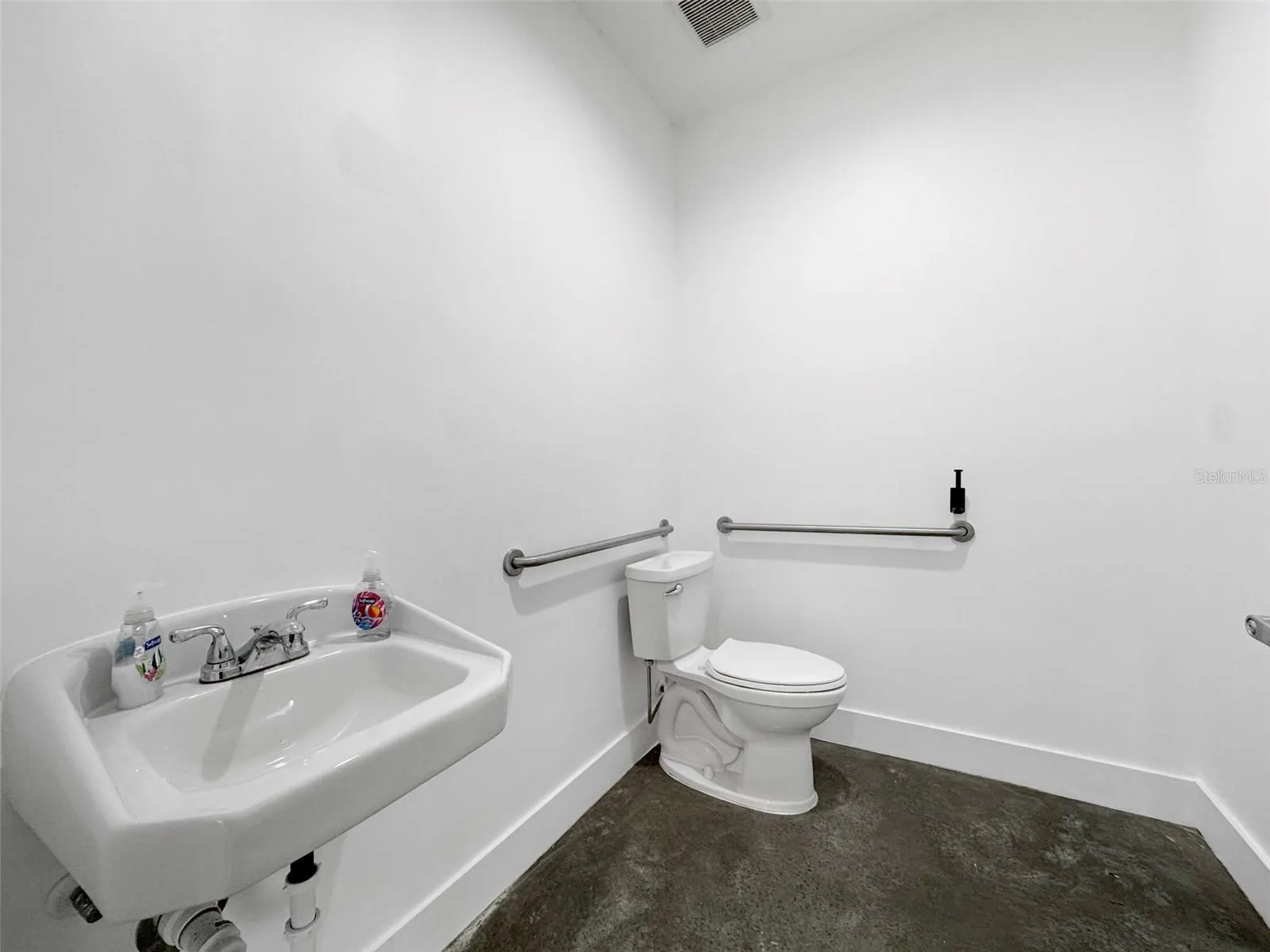10830 NAVAJO DR