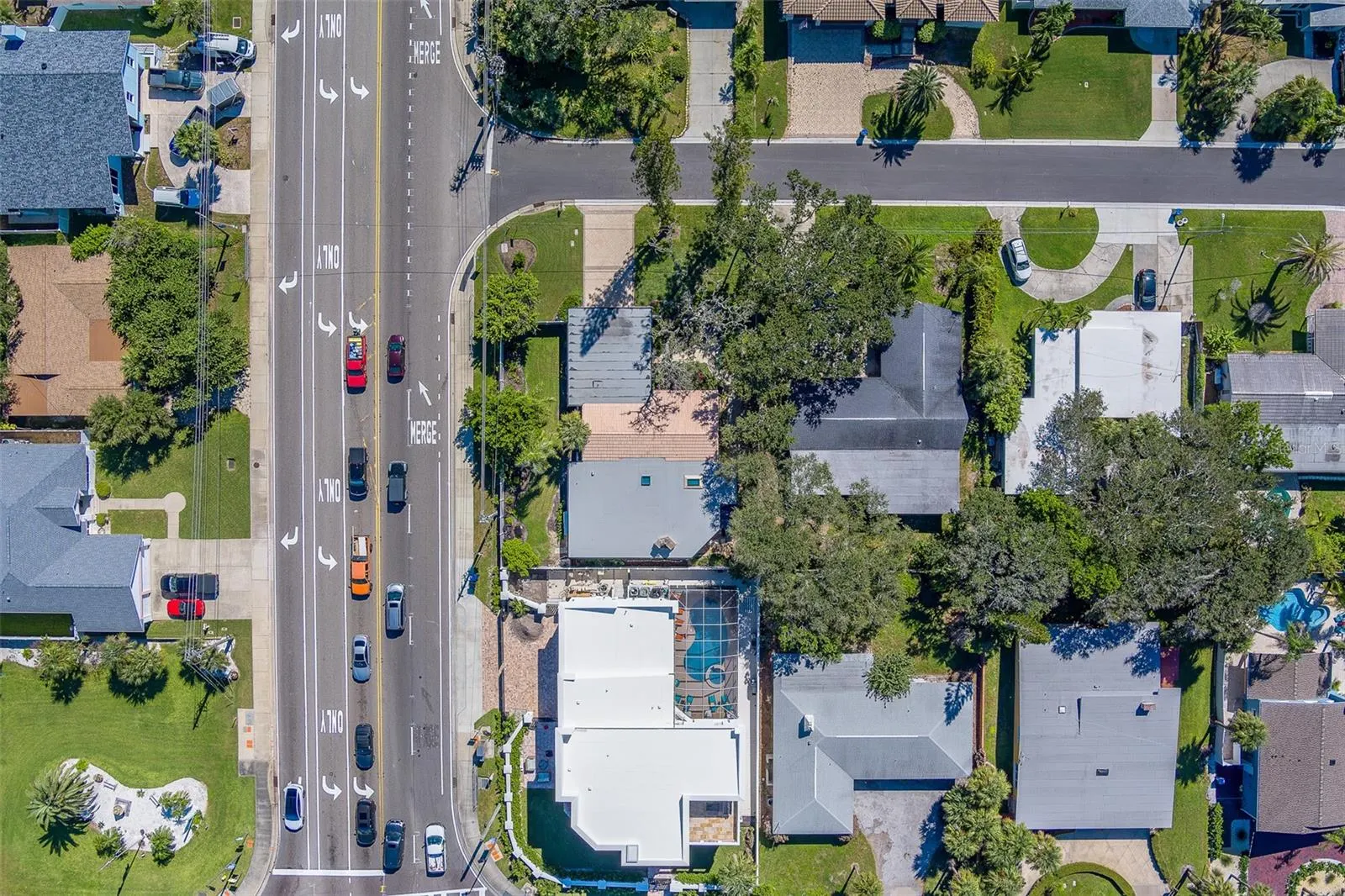 1040 PALM DR