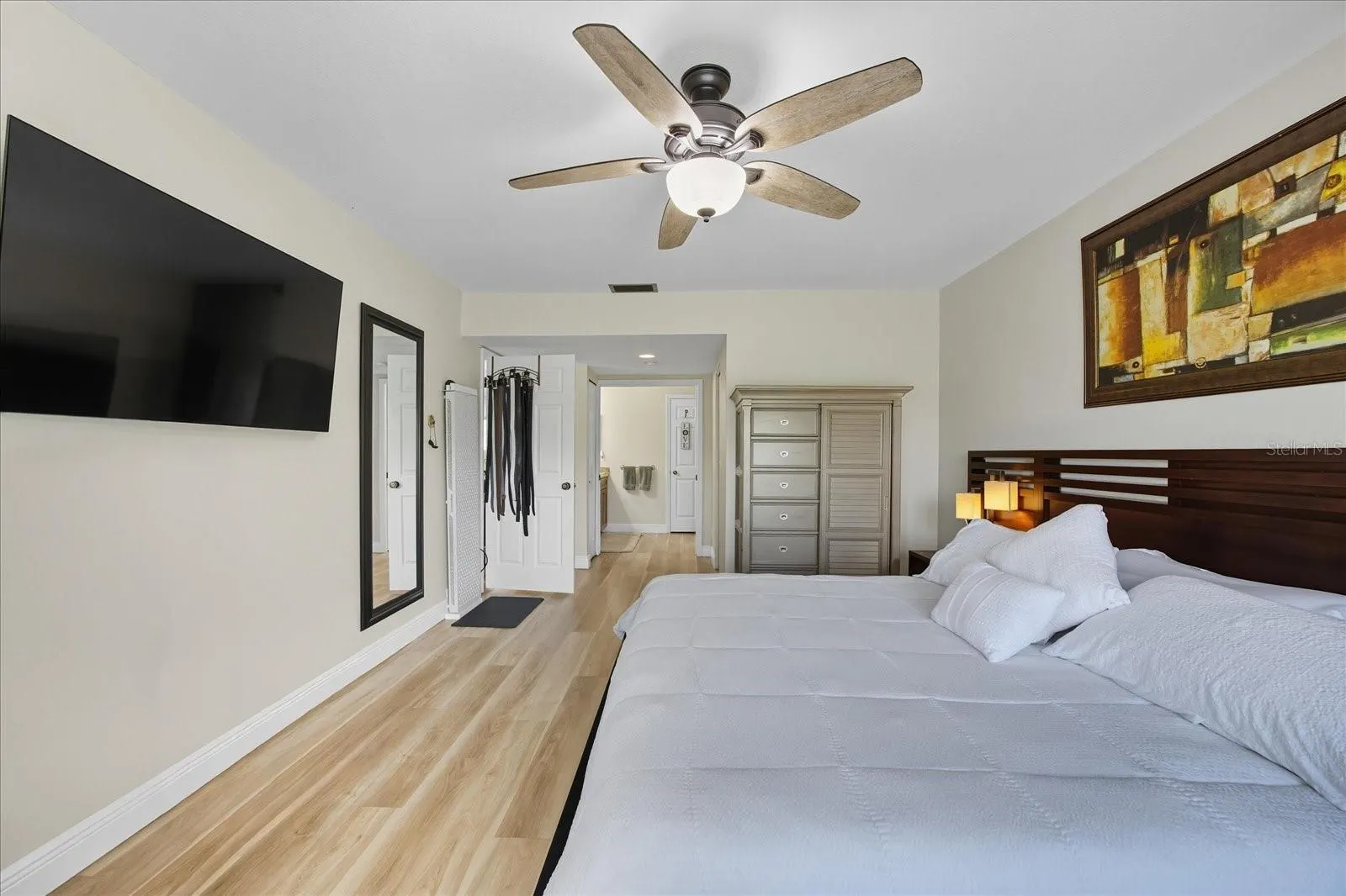 2460 HERON TER #202E, #202E