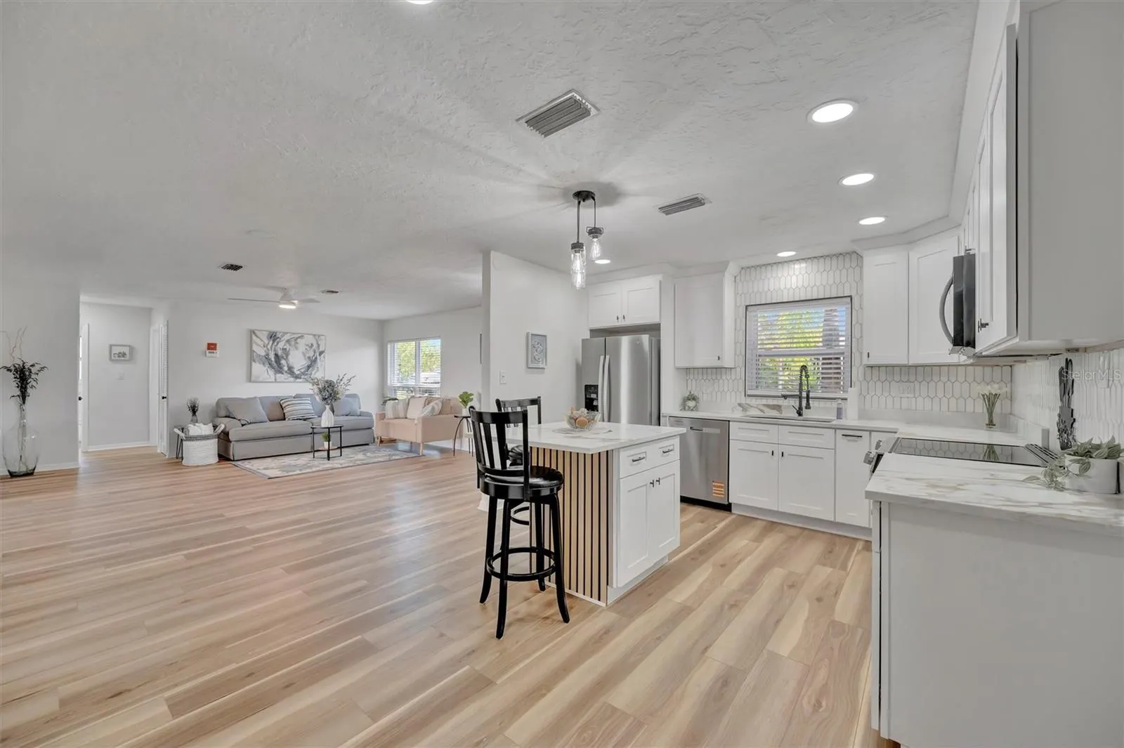 6209 FLAMINGO DR