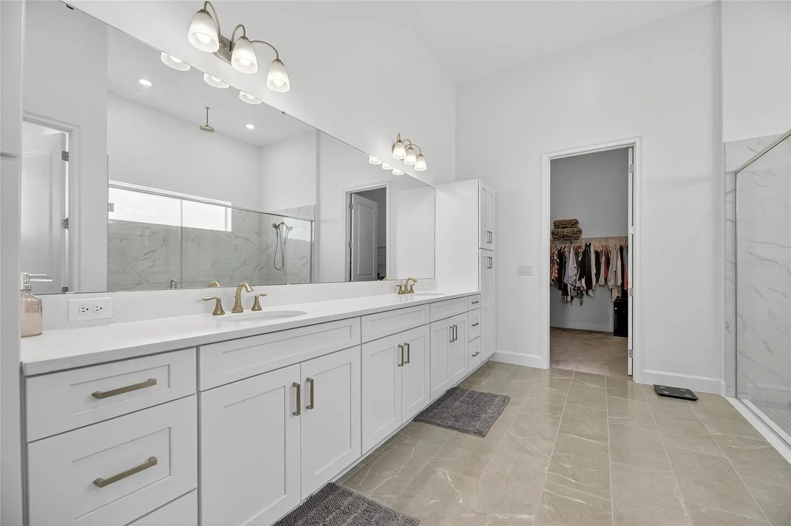 5975 BLAKENEY LOOP