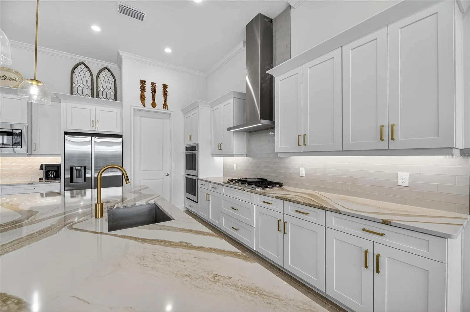 5975 BLAKENEY LOOP