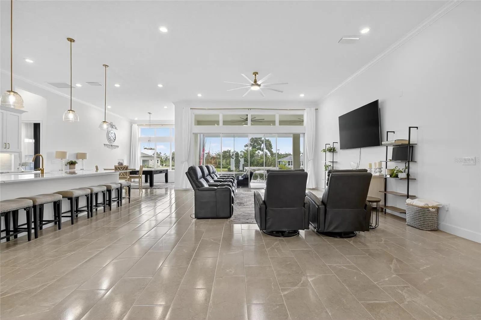5975 BLAKENEY LOOP