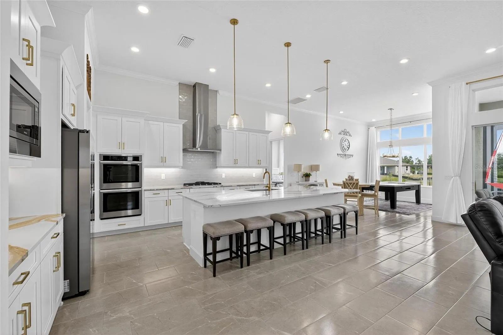 5975 BLAKENEY LOOP