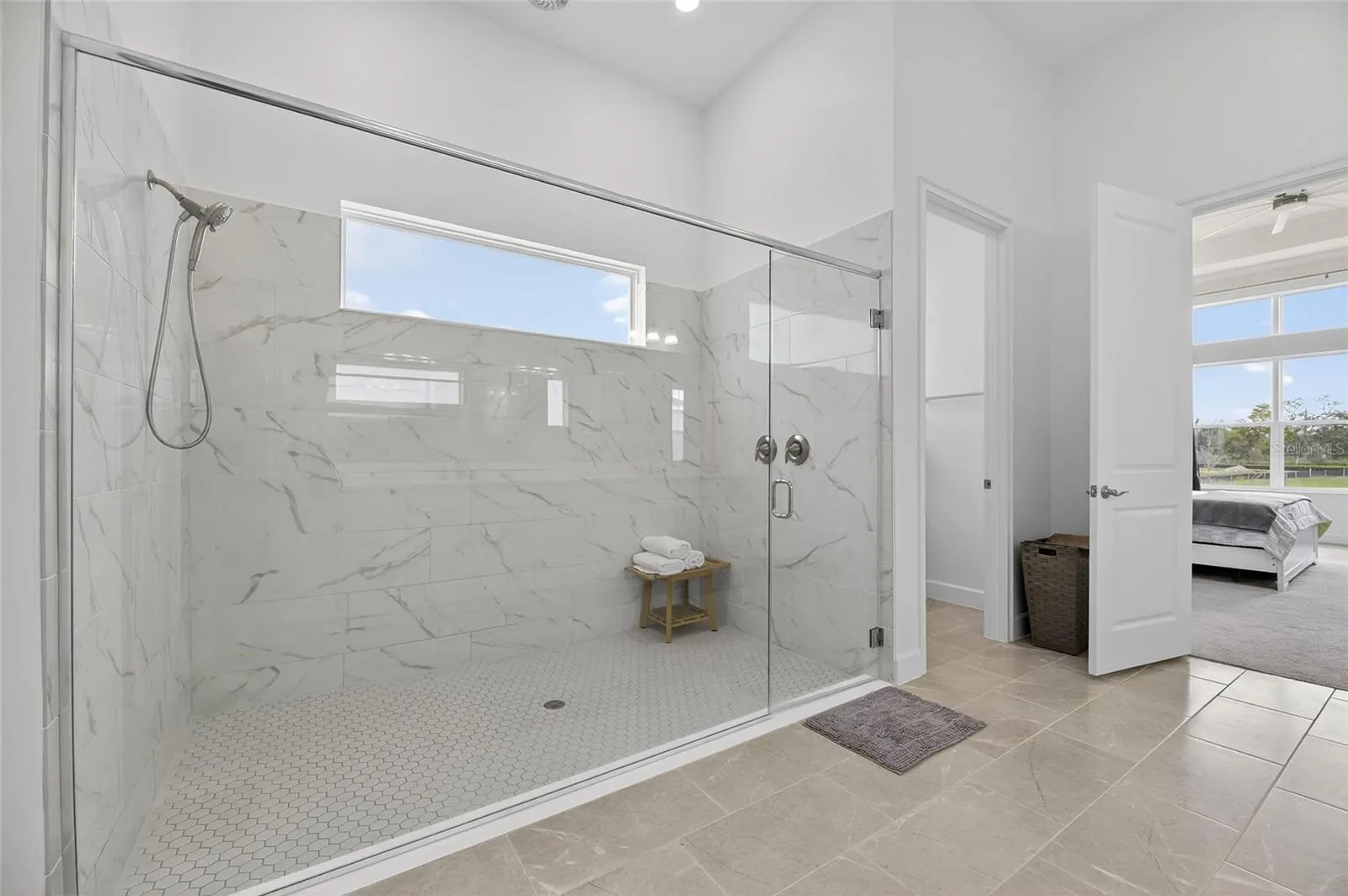 5975 BLAKENEY LOOP
