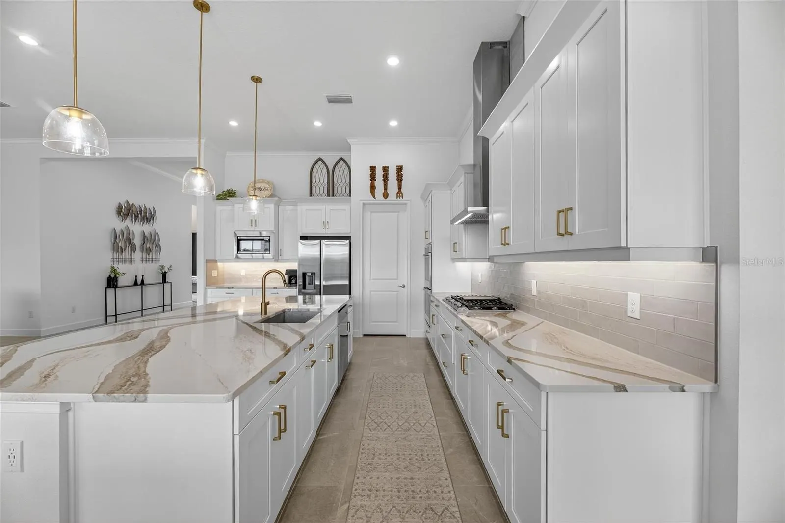 5975 BLAKENEY LOOP