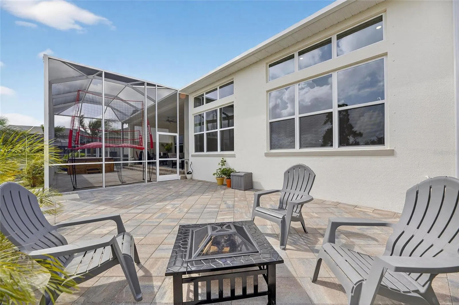 5975 BLAKENEY LOOP