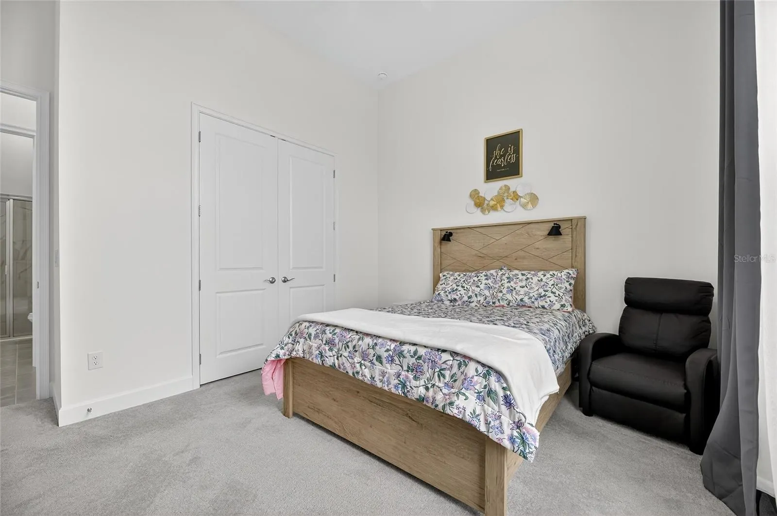 5975 BLAKENEY LOOP