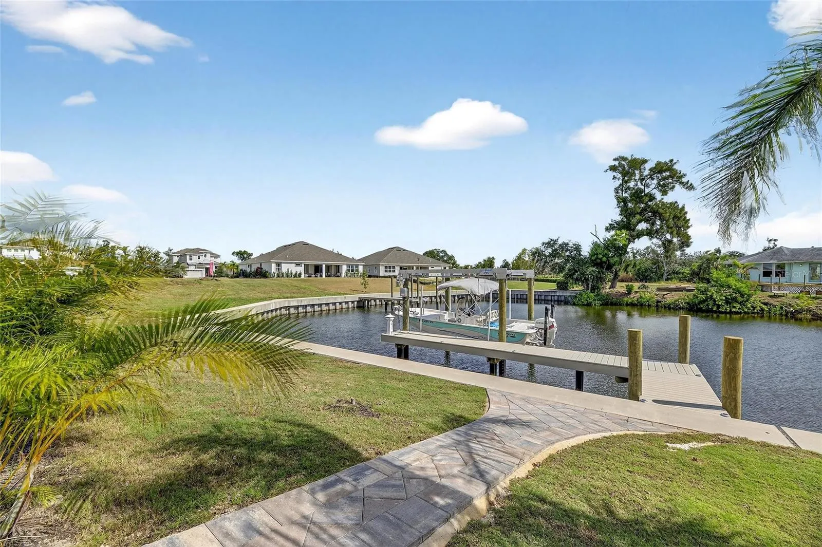 5975 BLAKENEY LOOP