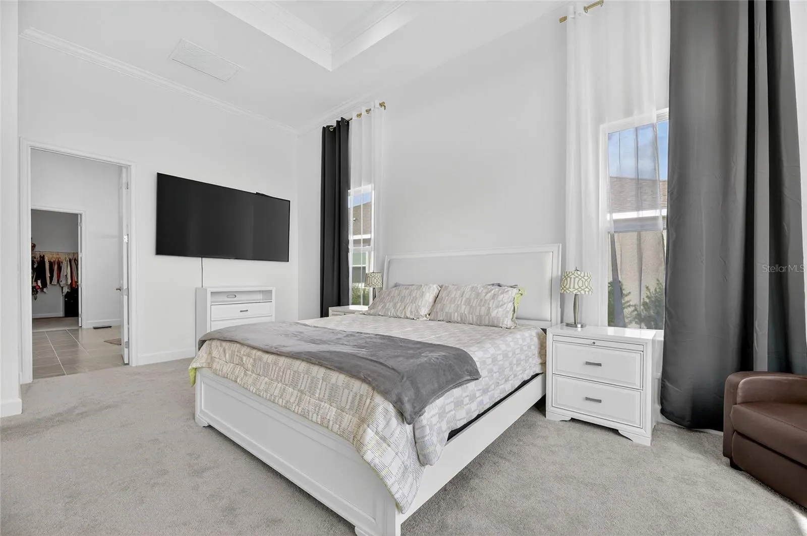 5975 BLAKENEY LOOP