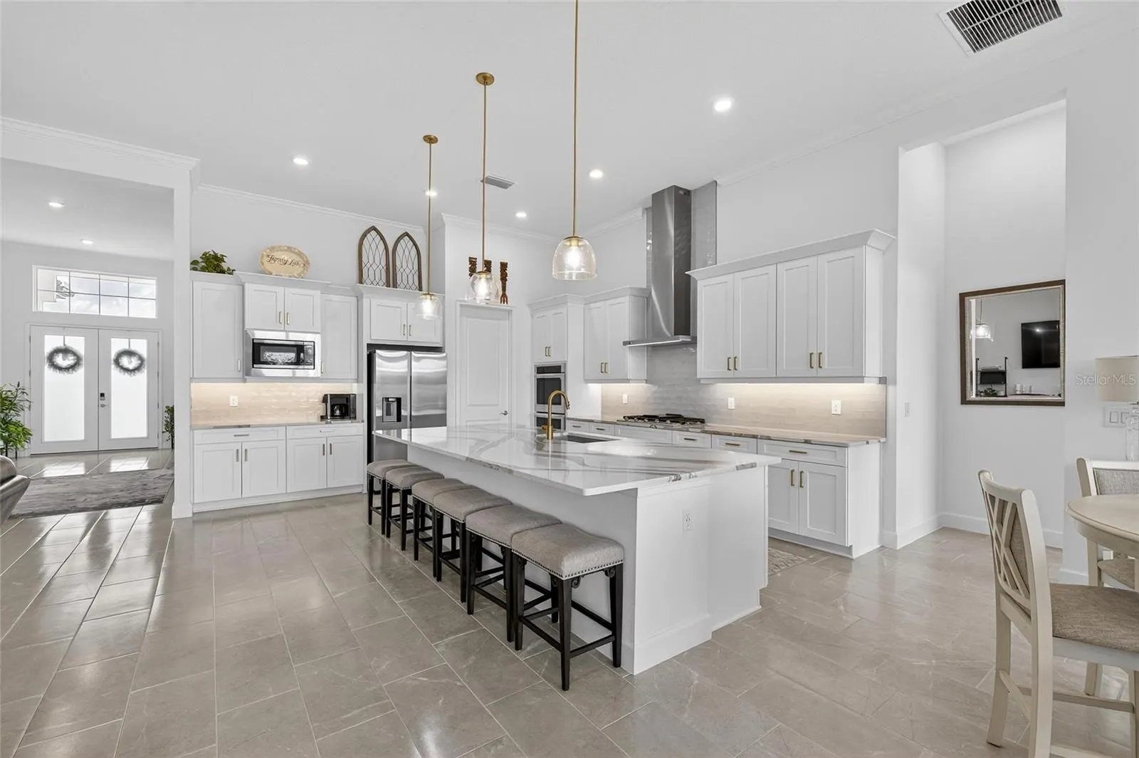 5975 BLAKENEY LOOP