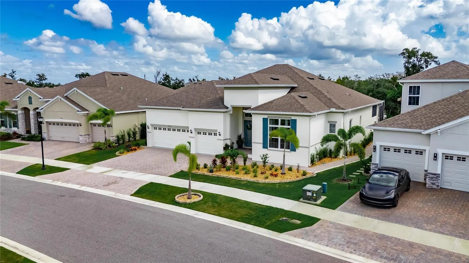 5975 BLAKENEY LOOP