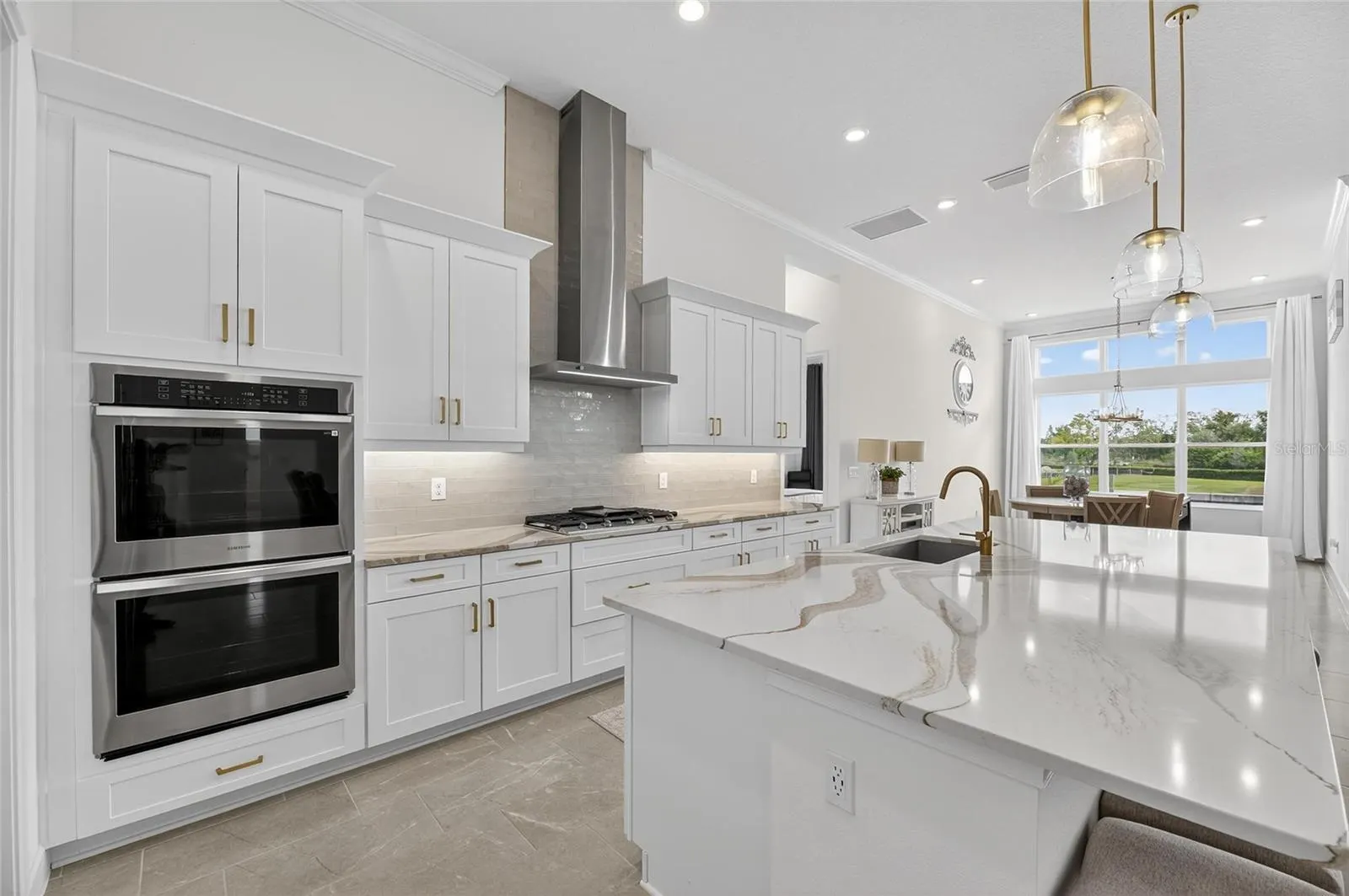 5975 BLAKENEY LOOP