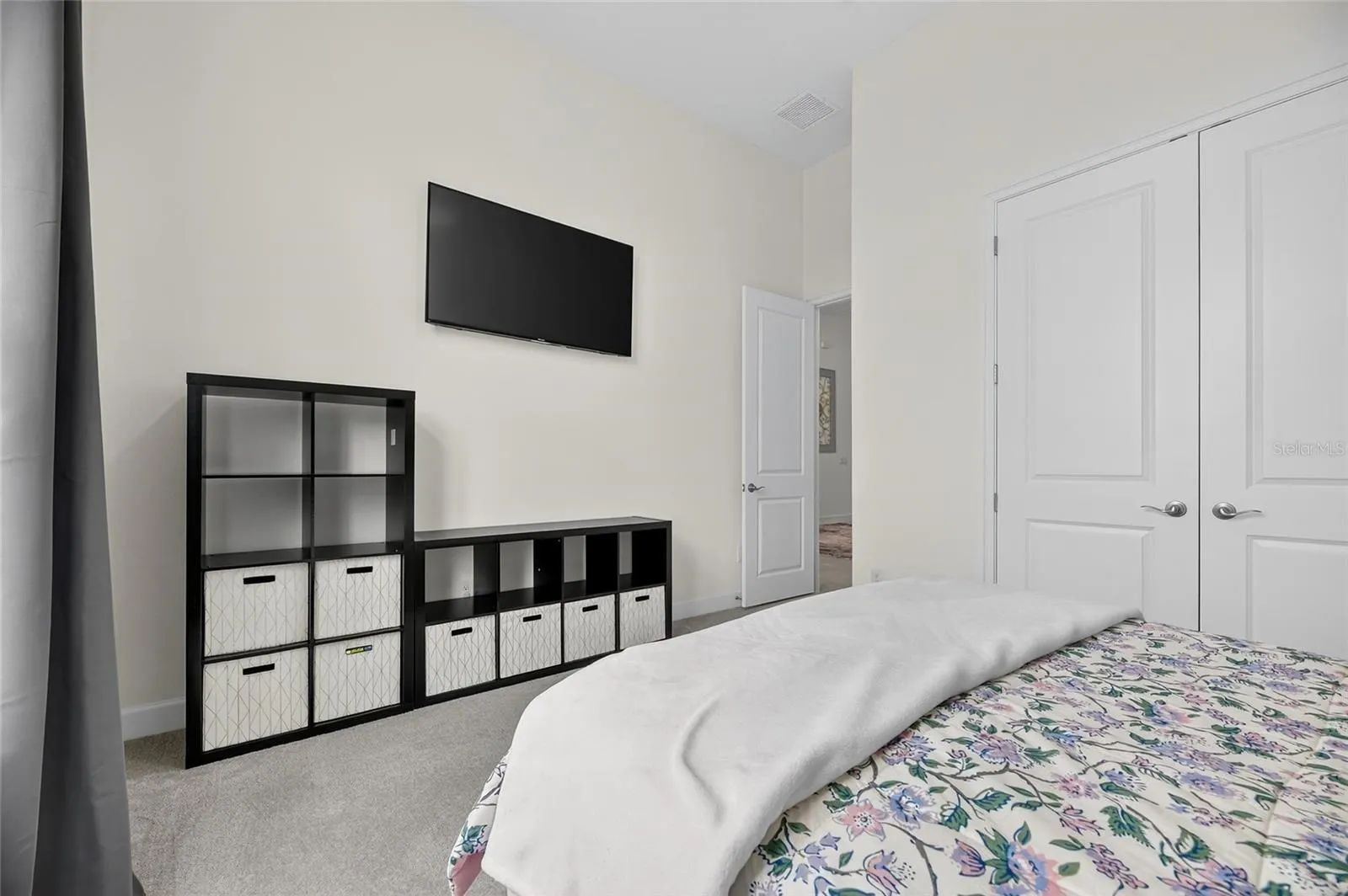 5975 BLAKENEY LOOP