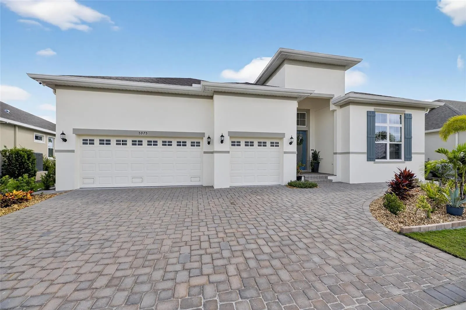 5975 BLAKENEY LOOP