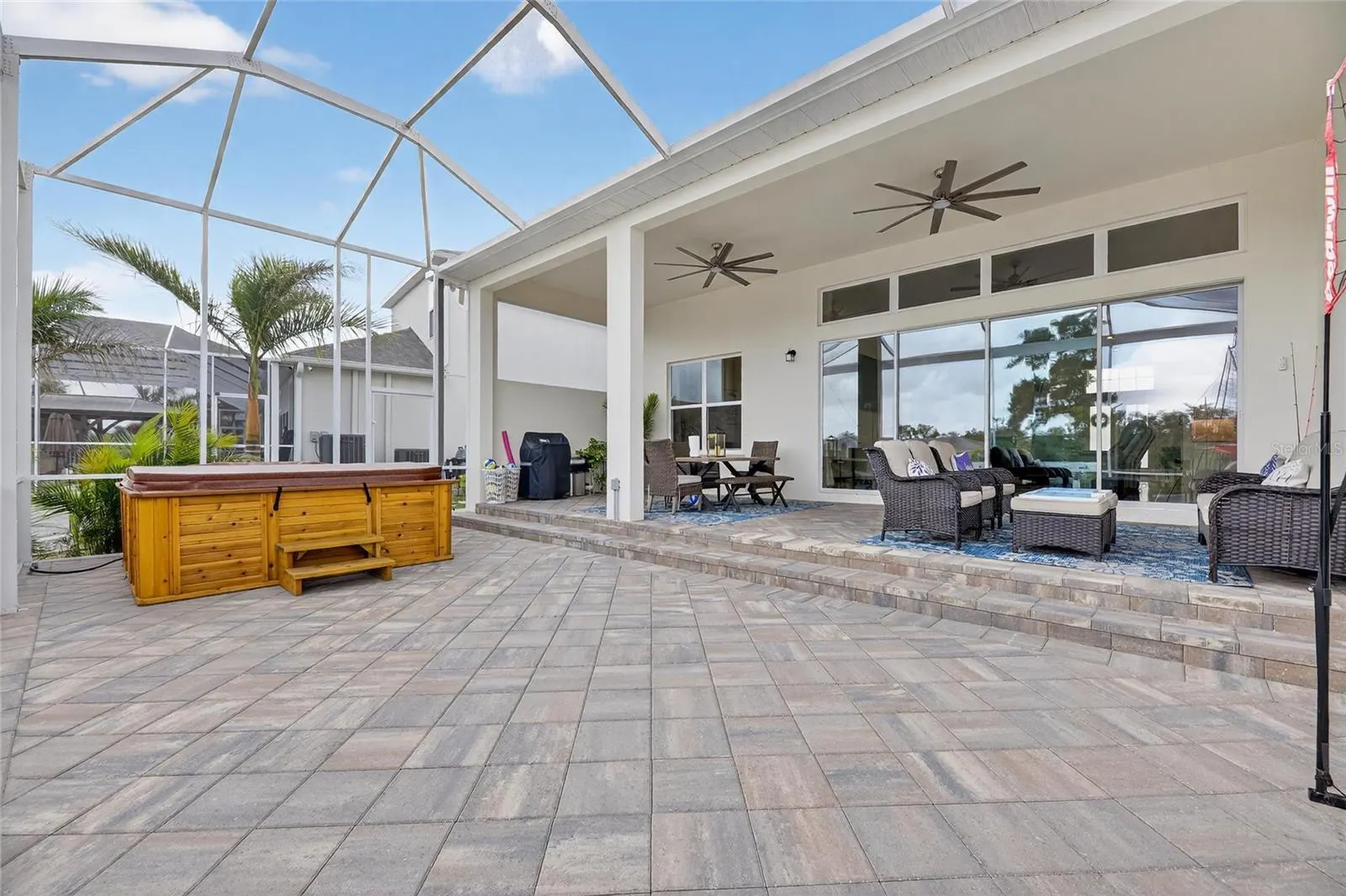 5975 BLAKENEY LOOP