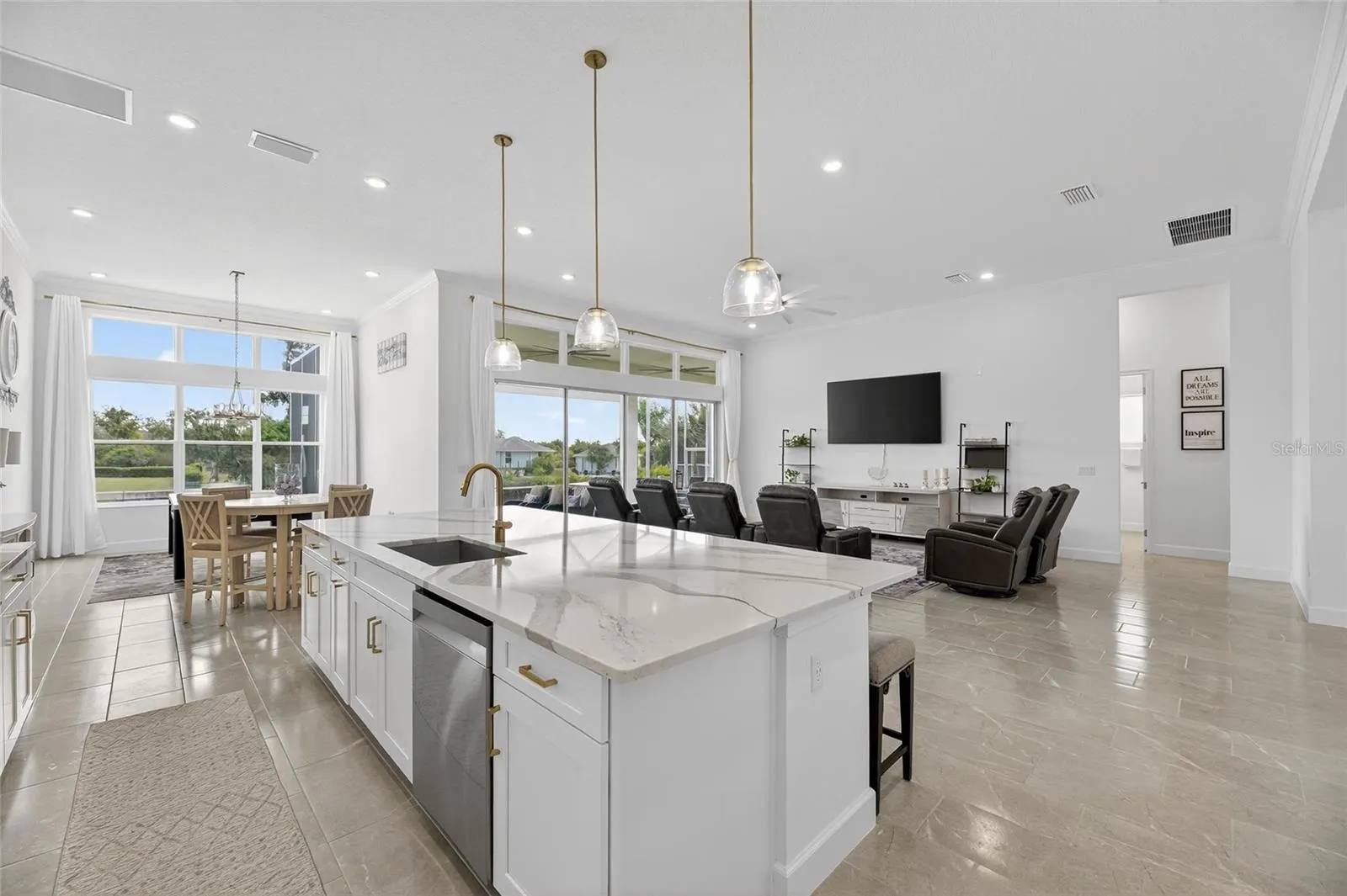 5975 BLAKENEY LOOP