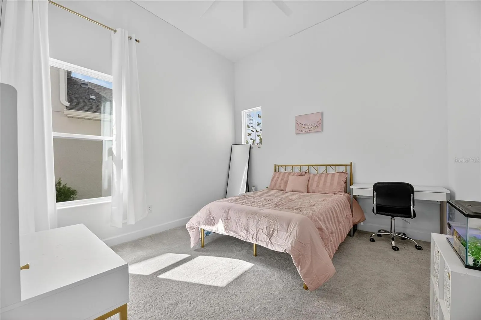 5975 BLAKENEY LOOP